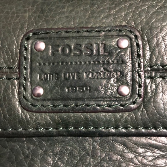 SALE🔥Army Green Leather Fossil Wallet. - Picture 3 of 5